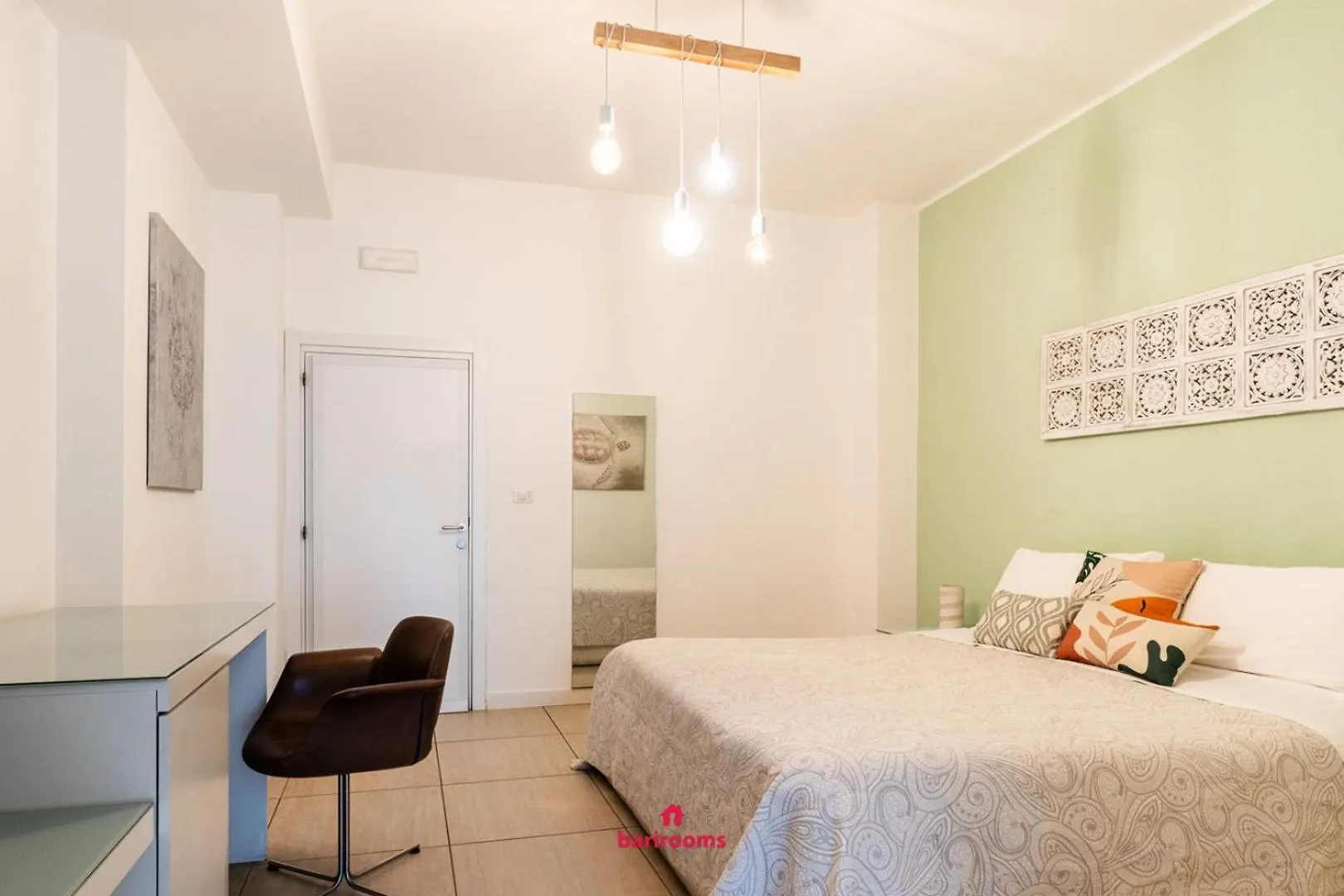 Bari Rooms Suite Station Pensjonat