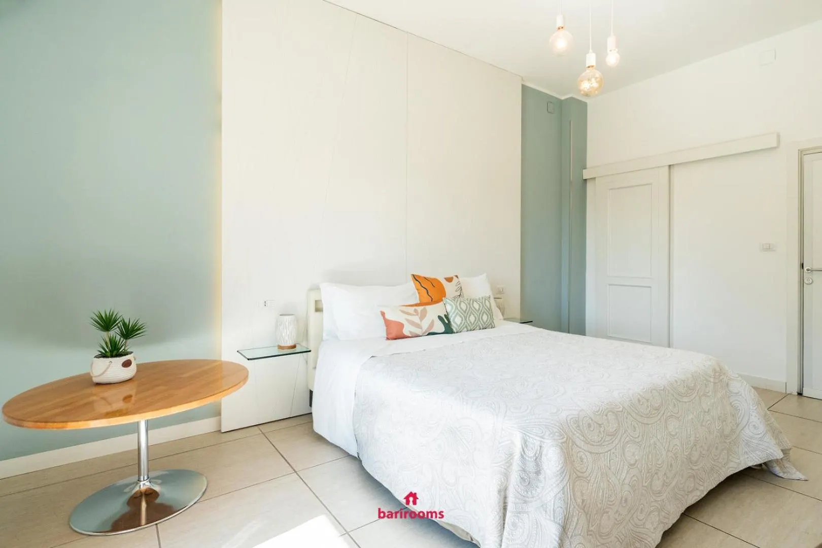 Bari Rooms Suite Station Pensjonat