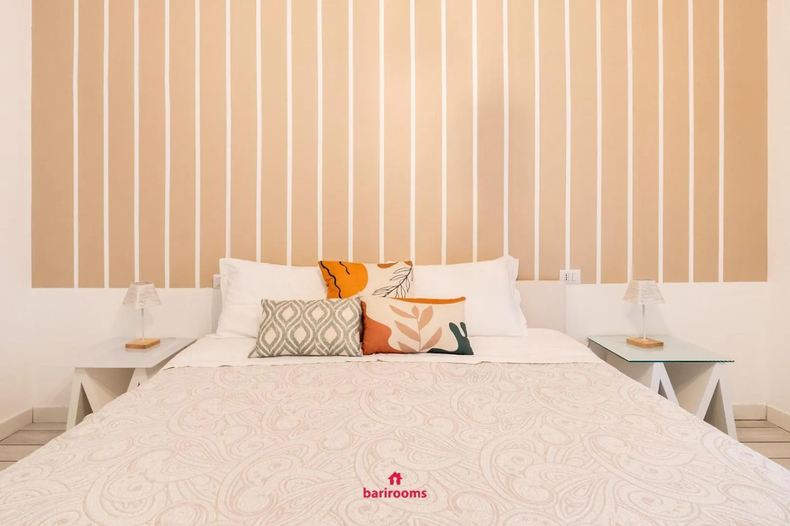 Bari Rooms Suite Station 0*,
